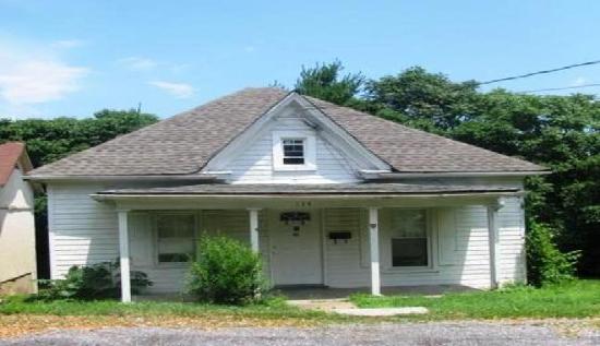 134 Ten One-Half Street SE, Roanoke, VA 24013 