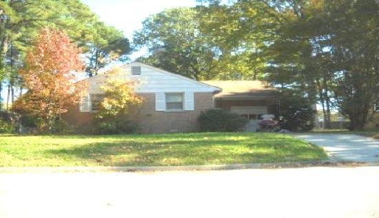 4 Atkins Lane, Newport News, VA 23602 