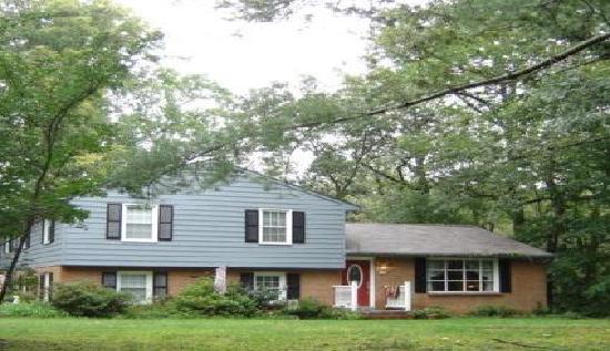 200 Woodview Dr, Sandston, VA 23150 