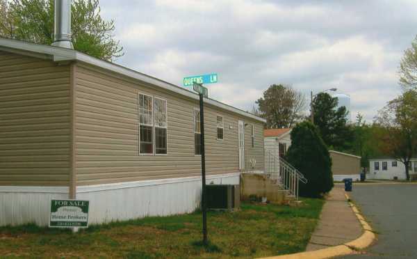 89 Queens Lane, Dumfries, VA 22026 