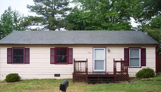 1107 Stewart Ave, Hopewell, VA 23860 