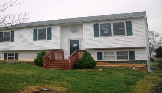 195 Wise Ave, Strasburg, VA 22657 