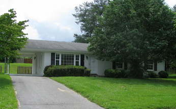 1027 Almond Drive, Vinton, VA 24179 