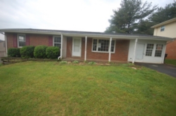 419 Crofton Dr, Vinton, VA 24179 