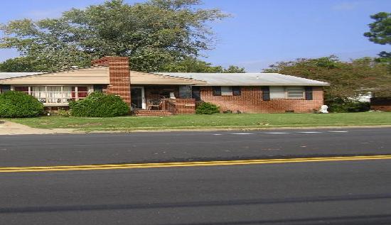 1031 Aberdeen Road, Hampton, VA 23666 