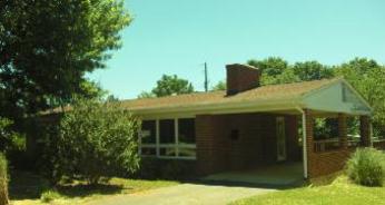 5221 Darby Rd, Roanoke, VA 24012 