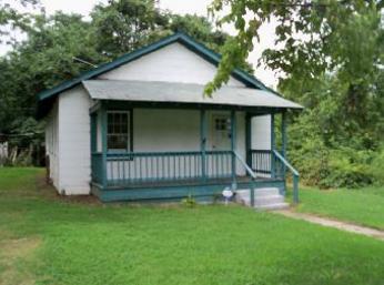 1011 Pierce St, Hopewell, VA 23860 