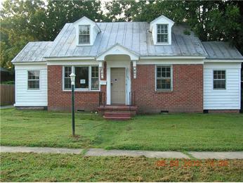 401 Lee Ave, Colonial Heights, VA 23834 