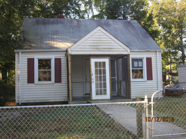 213 Algiers Dr, Sandston, VA 23150 