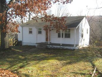 916 Lee Ave, Waynesboro, VA 22980 