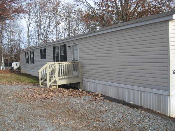 128 Twin Oaks Terrace, Rustburg, VA 24588 