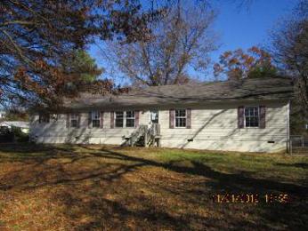 21511 Wilcox St, Petersburg, VA 23803 