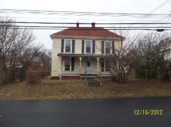 1736 W Beverley St, Staunton, VA 24401 
