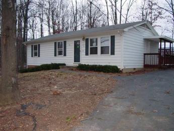 74 Arthur Rd, Roanoke, VA 24019 
