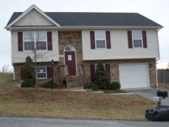 1030 New Village Dr NW, Christiansburg, VA 24073 