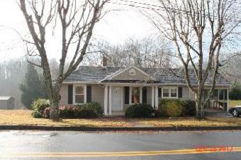 315 10th St, Fieldale, VA 24089 