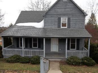 627 Essex Dr, Staunton, VA 24401 