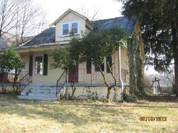 709 Randolph St, Staunton, VA 24401 