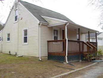 1044 Saunders Rd, Vinton, VA 24179 