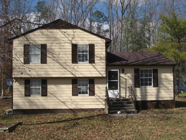 2522  OAK CIR, RUTHER GLEN, VA 22546 