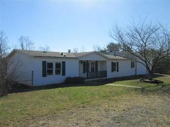 1378 Springfield Dr, Vinton, VA 24179 