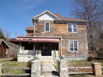 411 Dixon Ave, Appalachia, VA 24216 