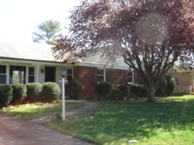 7106 Suncrest Drive, Lynchburg, VA 24502 