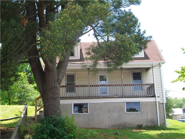 2210 Poplar St, Staunton, VA 24401 