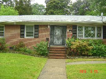 114 Sherwood Dr, Colonial Heights, VA 23834 