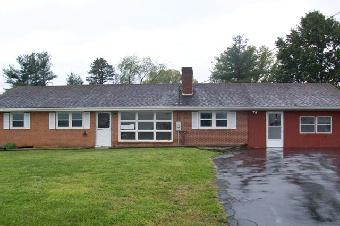 579 Howardsville Tpke, Stuarts Draft, VA 24477 