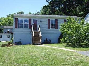 1512 D St, Waynesboro, VA 22980 