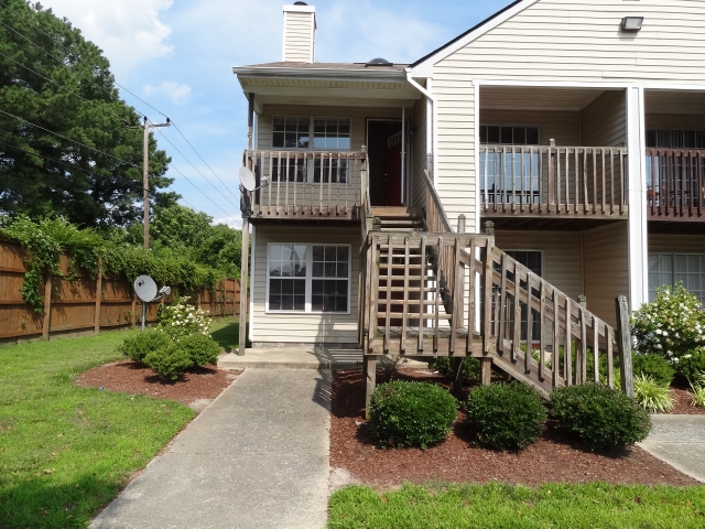3724b Towne Point Rd, Portsmouth, VA 23703 