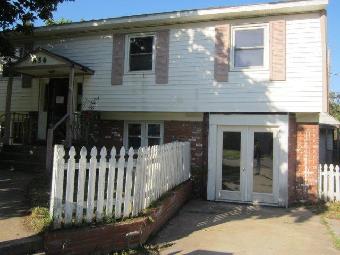 856 Kings Arms Dr, Virginia Beach, VA 23452 