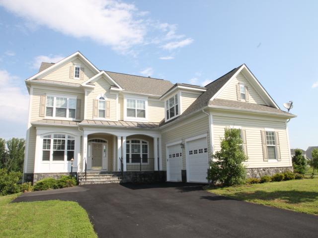 3386 Oakham Mount Dr, Triangle, VA 22172 