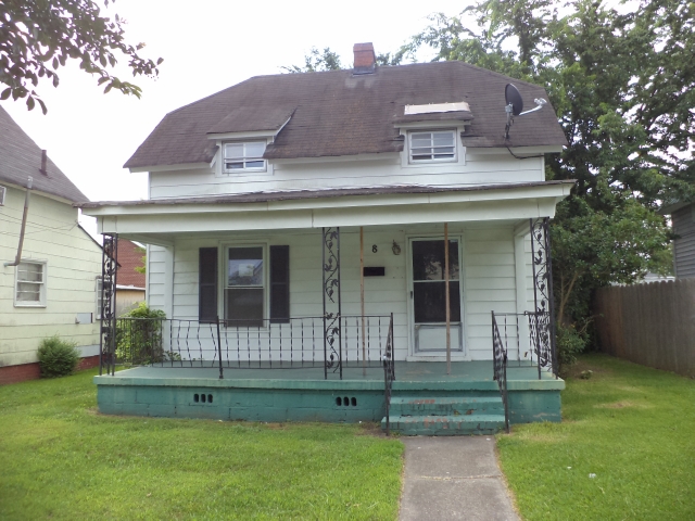 8 Dewey St, Portsmouth, VA 23704 