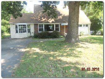 1820 S Lakeland Dr, Norfolk, VA 23518 