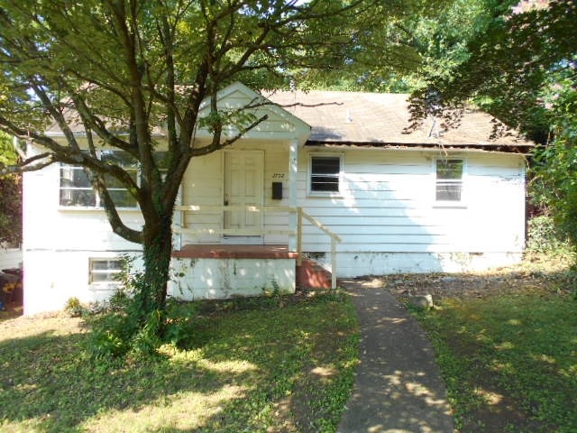 2702 Hillcrest Rd, Richmond, VA 23225 