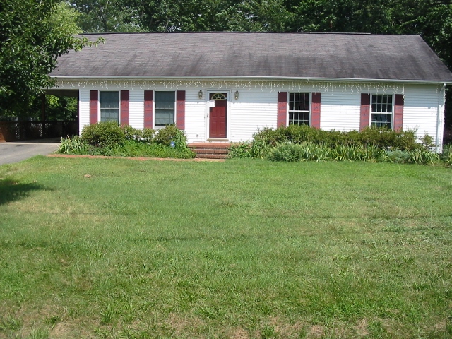 11913 Dickinson Dr, Fredericksburg, VA 22407 