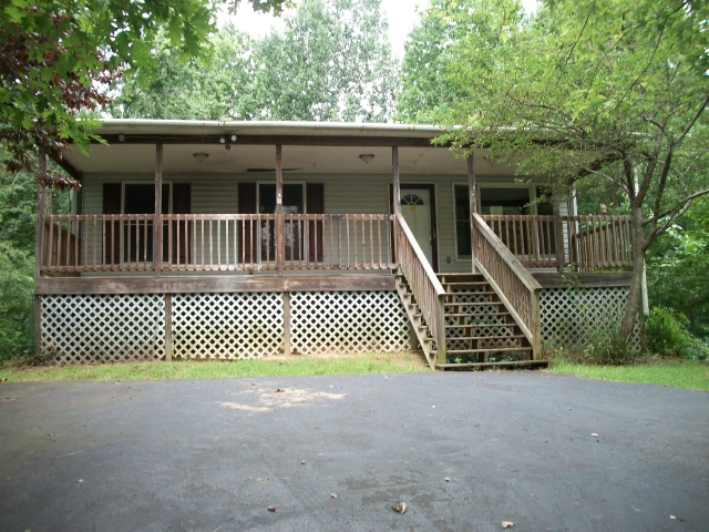 79 Pine Rd, Louisa, VA 23093 