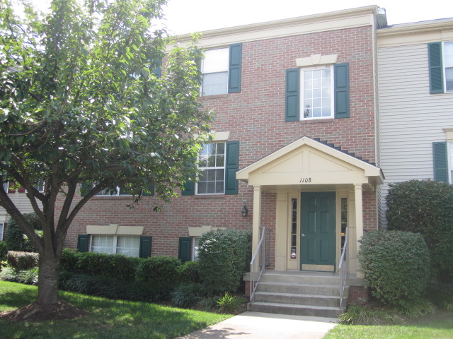 1108 Huntmaster Ter NE #201, Leesburg, VA 20176 