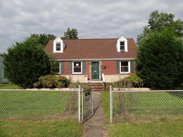 465 Algonquin Rd, Hampton, VA 23661 