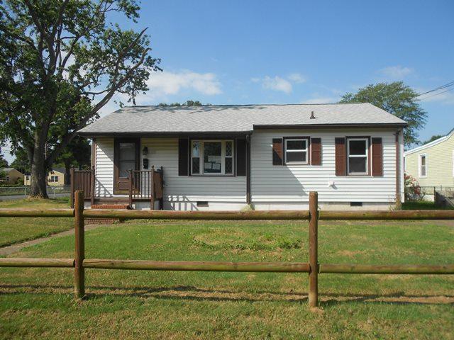 18 Twin Oaks Dr, Hampton, VA 23666 