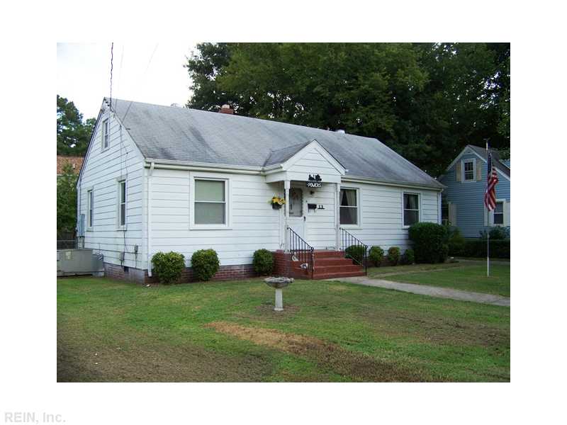 13 CHATHAM RD, Portsmouth, VA 23702 