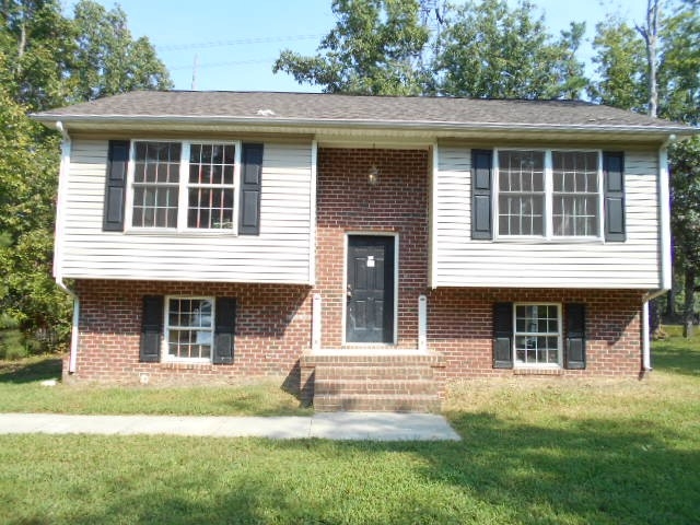 453 Cornwall Dr, Ruther Glen, VA 22546 