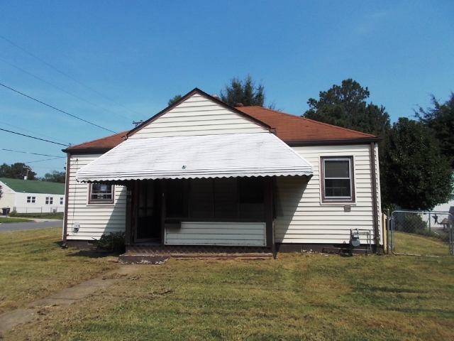 21 Woodland St, Portsmouth, VA 23702 