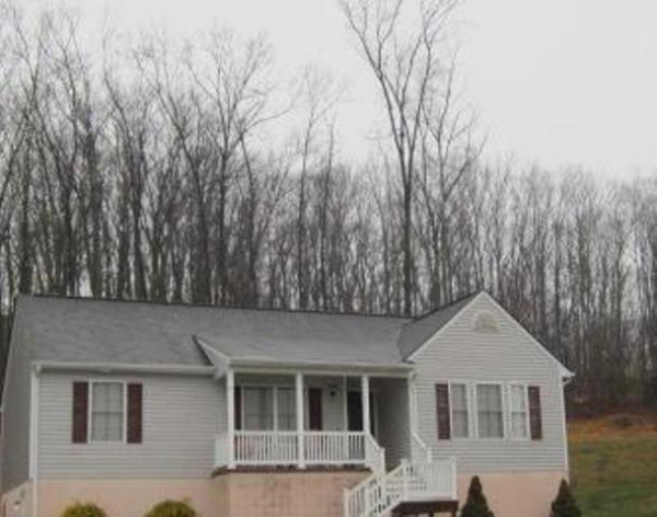 417 Kirby Ave, Waynesboro, VA 22980 
