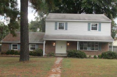 1202 Hermitage Rd, Colonial Heights, VA 23834 