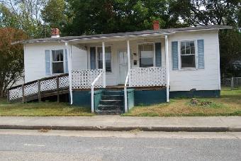 207 N 3rd Ave, Hopewell, VA 23860 