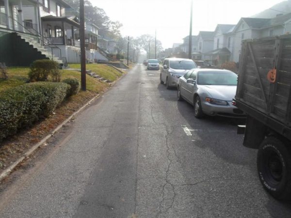 617 Roxbury St, Clifton Forge, VA 24422 