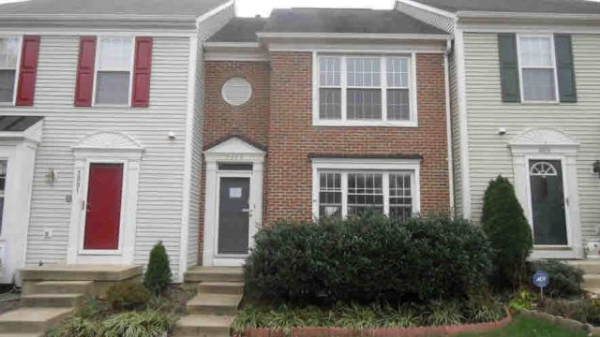 2003 Paddle Boat Ln, Woodbridge, VA 22192 